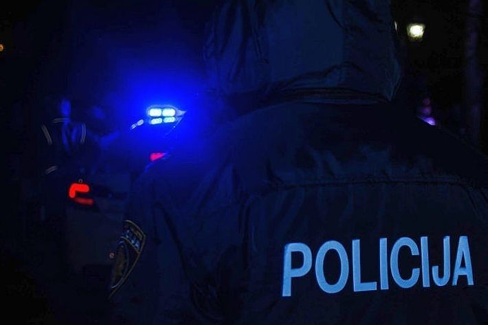 Pabeigta izmeklēšana kriminālprocesā par automašīnas aizdedzināšanu Jūrmalā