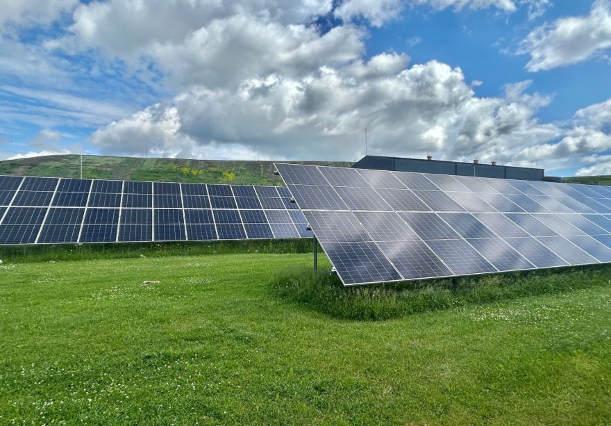 Par 216 saules paneļiem vairāk: "Getliņi" stiprina enerģētisko neatkarību