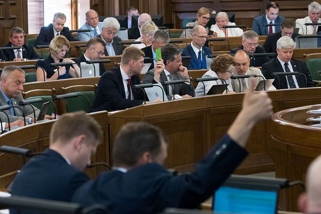 Par atzīmējamām dienām plāno noteikt Latvijas aviācijas dienu, Latvijas karavīru dienu un Autotransporta darbinieku dienu