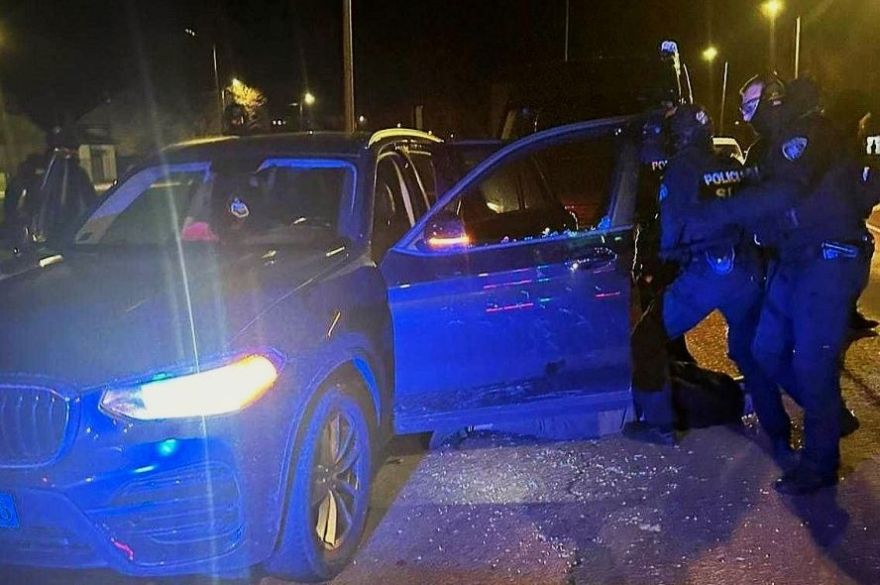 Par bēgšanu no policijas transportlīdzekļu vadītājiem piemēros kriminālatbildību