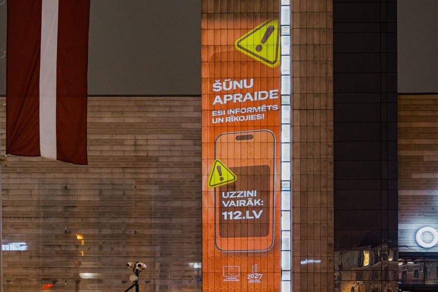 Pēc dronu incidenta iedzīvotājiem skaidros, ko nozīmē dažādie brīdinājumi telefonos