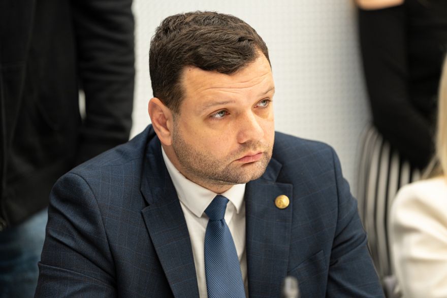 Pēc grēkošanas Ropažu novadā Uzulniekam neizdodas vienoties ar prokuratūru par sodu