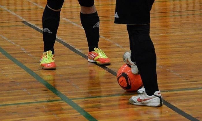 Pēc kautiņa telpu futbola spēlē Ropažu novada pašvaldība pieprasījusi vietējās komandas paskaidrojumu
