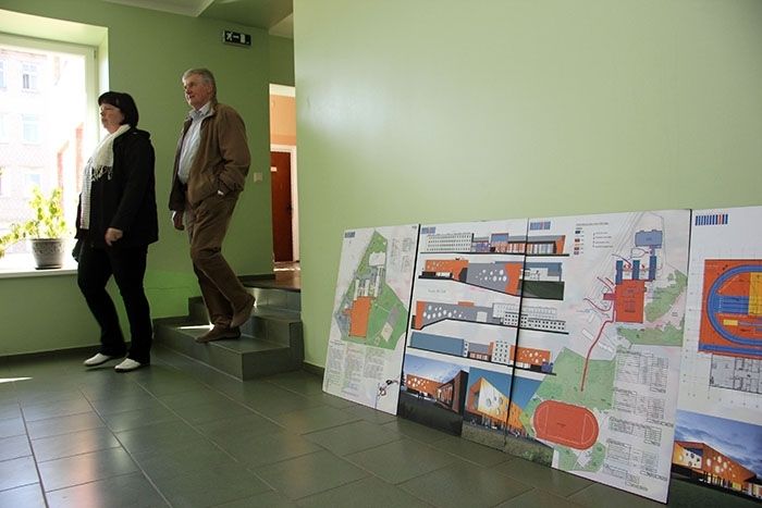 Pēc sapulces Murjāņos īsti skaidrības nav: vai glābt esošo skolu vai būvēt jaunu kompleksu