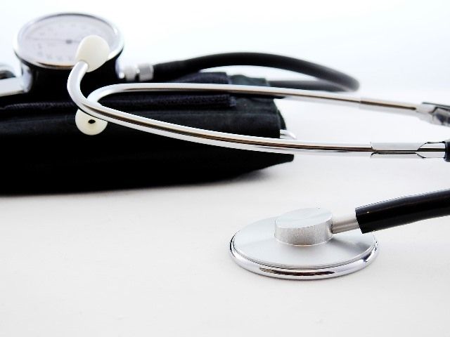 Pediatru asociācija: Ģimenes ārsti ir finansiāli ieinteresēti neatdot daļu bērnu aprūpes speciālistiem