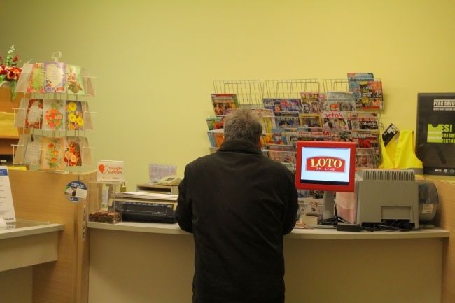 Pētījām Pierīgā: kur paliek vecās, labās avīzes?