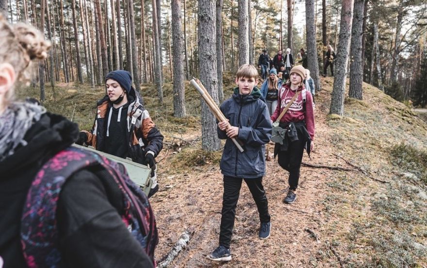 Pētījums: Pārgājieni dabā atstāj pozitīvu ietekmi uz jauniešu psihoemocionālo veselību Covid-19 laikā