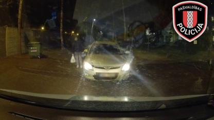 Attēls rakstam: Pie patvēruma centra Muceniekos pieķer šoferi bez tiesībām