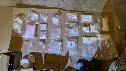 Attēls rakstam: Pierīgā aizturēti trīs vīrieši par narkotisko vielu izgatavošanu un realizāciju lielā apmērā