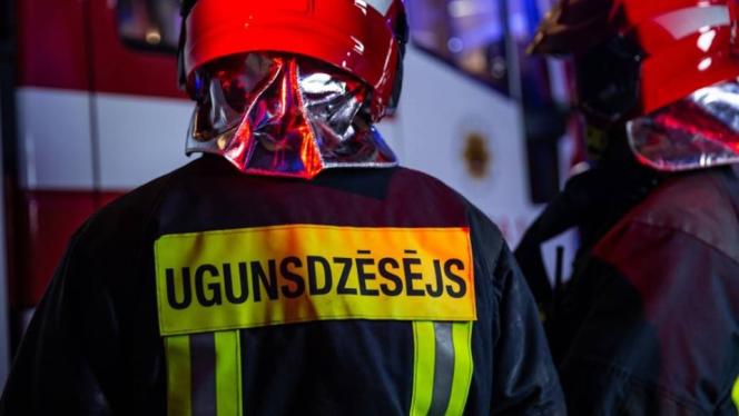 Attēls rakstam: Pierīgā plosās kūlas ugunsgrēki; Siguldas novadā degusi pirts, Salaspilī – automašīna