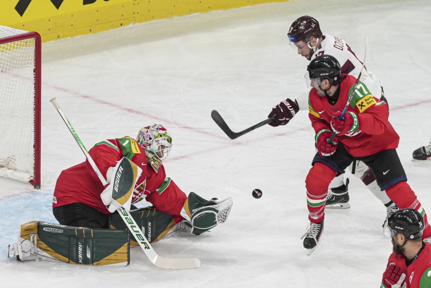 Pirmais darbiņš paveikts. Latvijas hokeja valstsvienība iekļūst pasaules čempionāta ceturtdaļfinālā