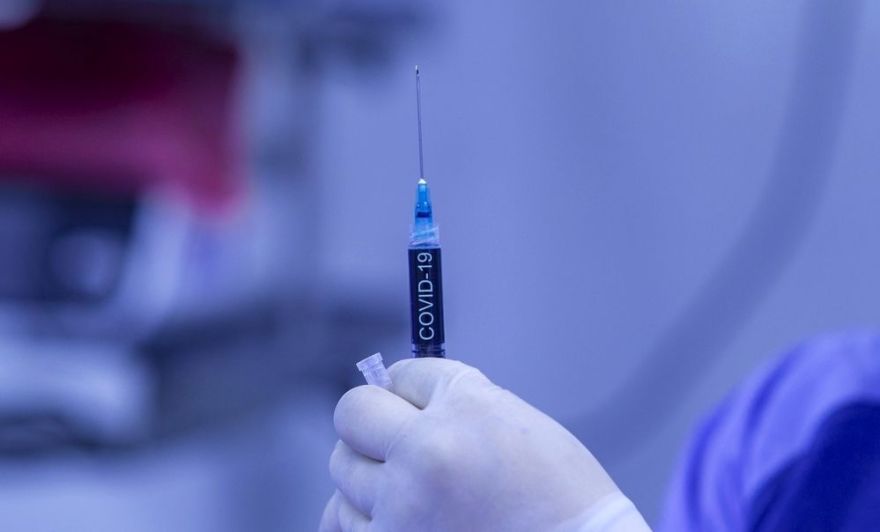 Pirmajā piegādē Latvijā plānots nogādāt 9750 vakcīnas pret Covid-19 devas
