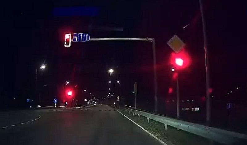 Pirmdien Latvijas teritorijas austrumu daļā novērots bolīds