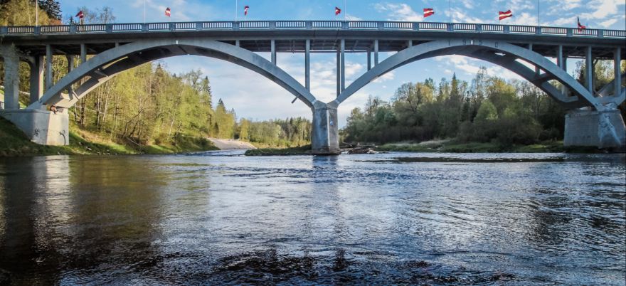 Plāno rudens pastaigu Siguldā? Lūk, ko nepalaist garām Gaujas ūdeņos!