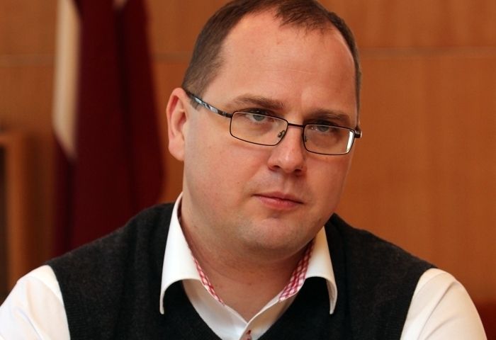 Policija izmeklē nelikumīgu piekļūšanu Čudara e-pastam; viņš to komentē izvairīgi
