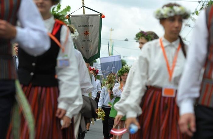 Premjers neatbalsta dziesmu svētku rīkošanu e-formātā un piedāvā tos pārcelt uz nākamo gadu