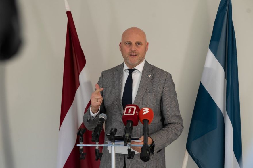 Premjers: Patvertņu jautājums līdzšinējā sistēmā Latvijā ir izgāzies