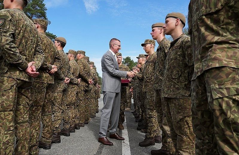 Prezidents VAD izlaiduma ceremonijā: Pirmais tests ir godam nokārtots