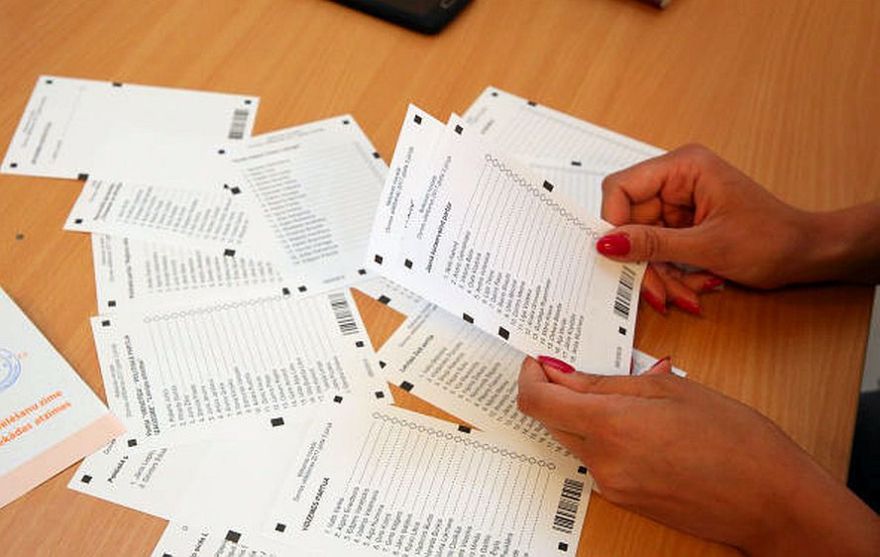 Raidījums: Vēlētāju reģistra izstrāde kavējas, pieaug bažas par tehnisko gatavību Saeimas vēlēšanām