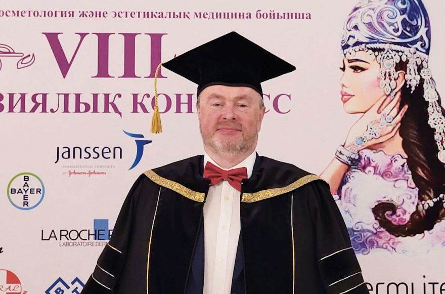 Raimonds Karls Daugmalē – dermatologs un egļu audzētājs vienā personā