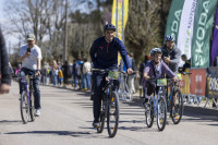 FOTO: Ķekavas velobrauciens kļūst arvien populārāks - jauns dalībnieku rekords