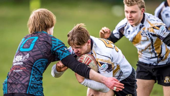 Attēls rakstam: Regbija kluba "Livonia" jauniešiem un dāmām pirmās godalgas sezonā; galvenie spēki gatavojas startam