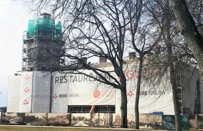 "ReRe meistari" pašvaldībai apņēmušies izgatavot no jauna ugunsgrēkā zaudētās Siguldas Jaunās pils kultūras vērtības