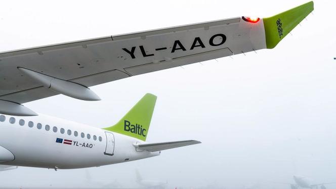 Attēls rakstam: Rīgā ieradušies pirmie divi "airBaltic" repatriācijas reisi no Dubaijas; atgriezušies 280 cilvēki