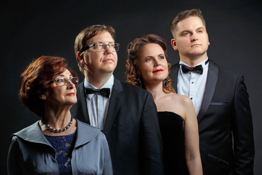 Rīgā un Cēsīs izskanēs koncertprogramma “Gaismēnu spēles”