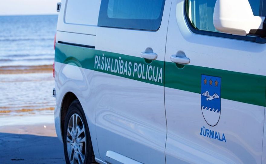 Rīgas jūras līcī pie Jūrmalas iekritis neliels lidaparāts