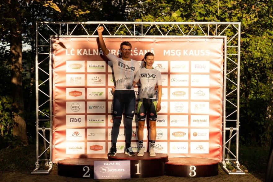Riteņbraucēji Kaļveršs un Priede triumfē Latvijas čempionātā kalnā braukšanā