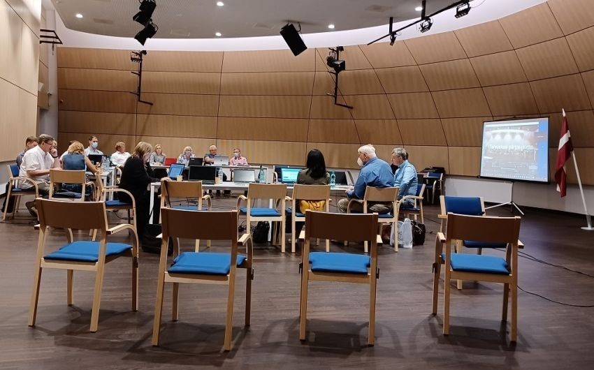 Ropažu novada pašvaldības izpilddirektora amatā apstiprināts Maksims Griščenko