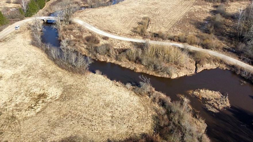 Attēls rakstam: Ropažu novadā ūdens līmenis upēs pazeminājies; turpmāk tā izmaiņas novēros vizuāli