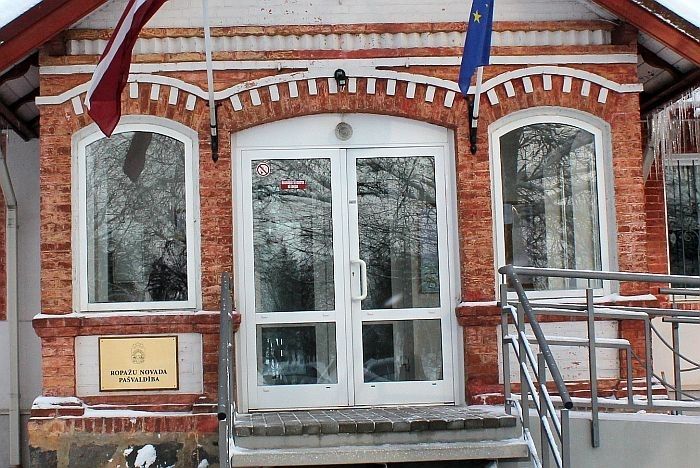 Ropažu pašvaldībā nav skaidrs, kāpēc lūgts izvērtēt bāriņtiesas darbinieku atbilstību amatiem
