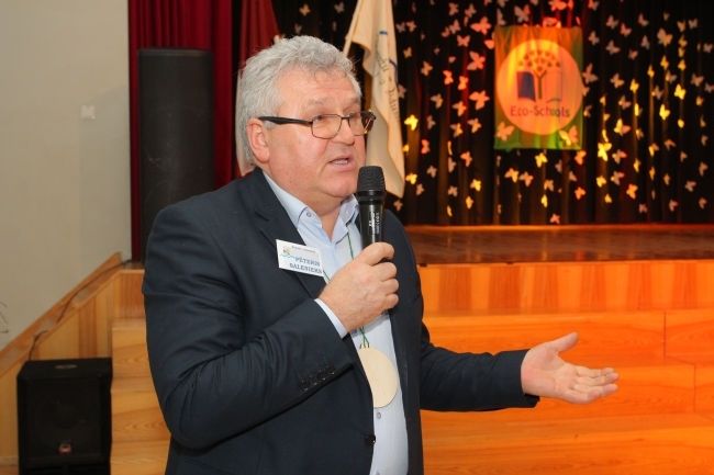 Ropažu vidusskolas direktors: Ar savu darbu atstājam pēdas pasaules mērogā