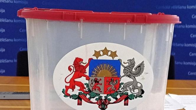 Attēls rakstam: Rudenī Saeimas vēlēšanās balsis skaitīs manuāli, parlamentā izceļas asas debates