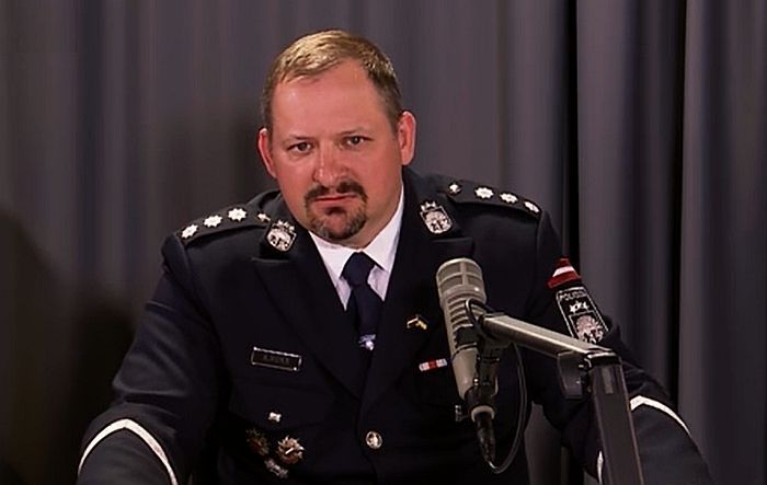 Ruks sola atlaist policistus par pavēļu nepildīšanu saistībā ar kārtības uzturēšanu pie pieminekļa Pārdaugavā (papildināta)