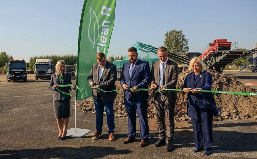 Rumbulā atklāts būvniecības atkritumu šķirošanas un pārstrādes centrs
