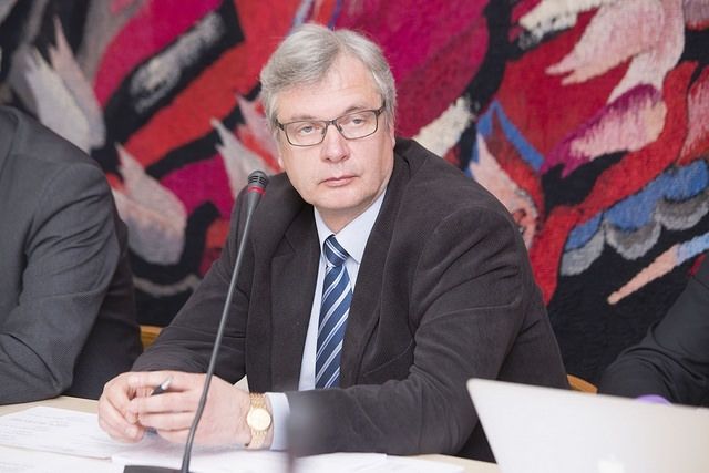Šadurskis: Skolas ar mazāk nekā 21 skolēnu 7.-9. klašu grupā lielāku valsts finansējumu nesaņems