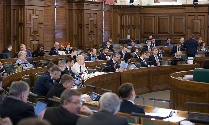 Saeima trešajā lasījumā pieņem grozījumus Elektroenerģijas tirgus likumā
