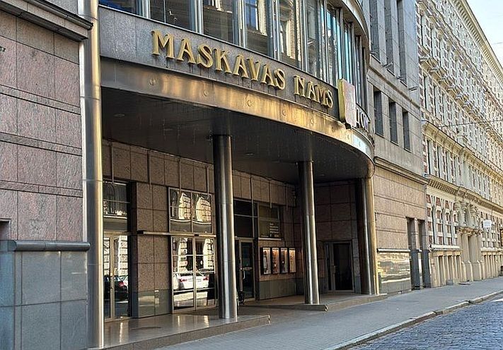 Saeimas Aizsardzības komisija atbalsta Maskavas nama pārņemšanu valsts īpašumā