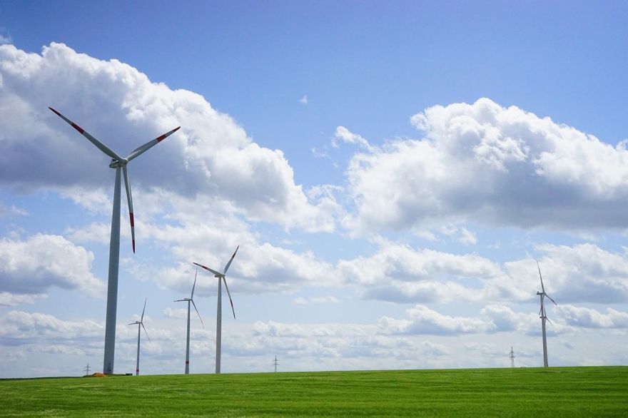 Saeimas komisija galīgajam lasījumam nodod grozījumus Enerģētikas likumā un Elektroenerģijas tirgus likumā