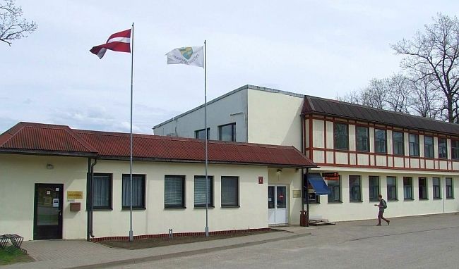 Sākta tiesvedība pret Inčukalna novada domes deputāti, kura slikti zina valsts valodu