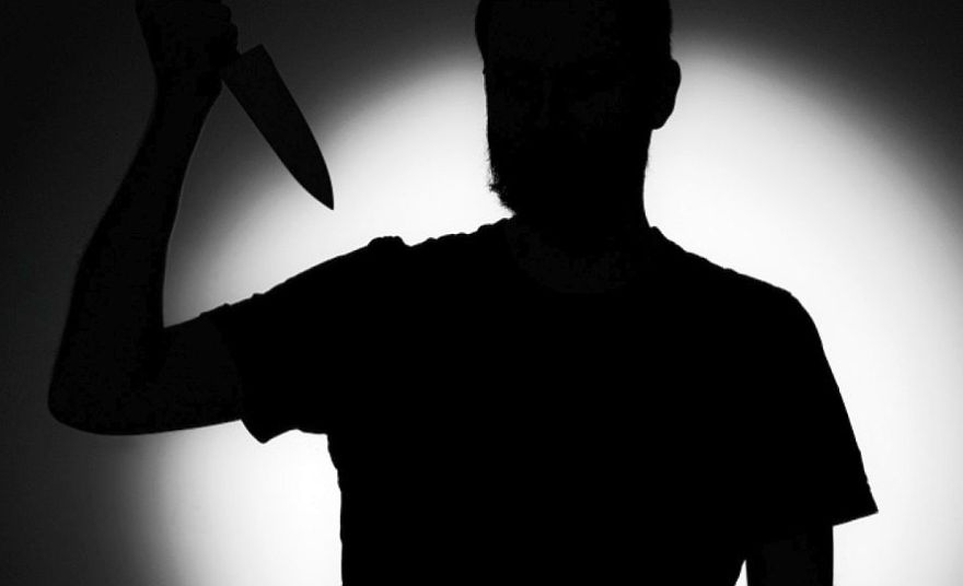 Salaspilī aizturēts vīrietis, kurš ar nazi mēģināja uzbrukt Valsts policijas inspektoram