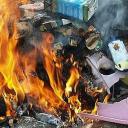 Attēls rakstam: Salaspilī dedzis dīvāns, Jūrmalā – atkritumi