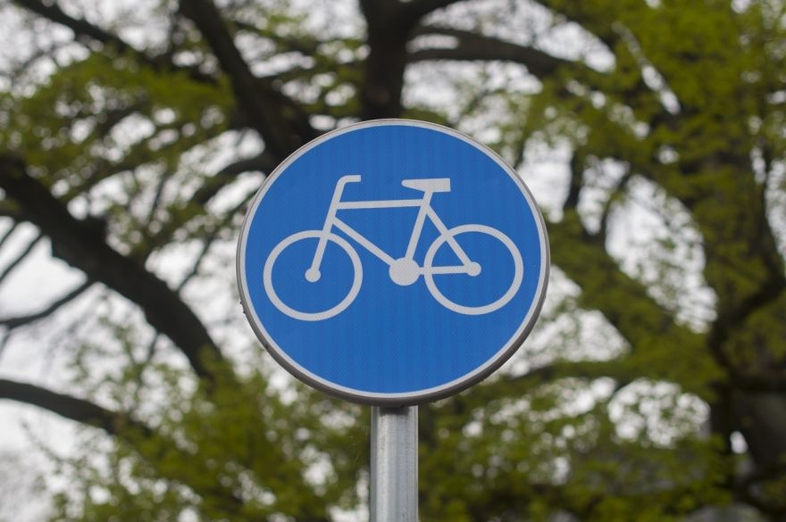 Salaspilī gar Daugavpils šoseju būvēs veloceliņu
