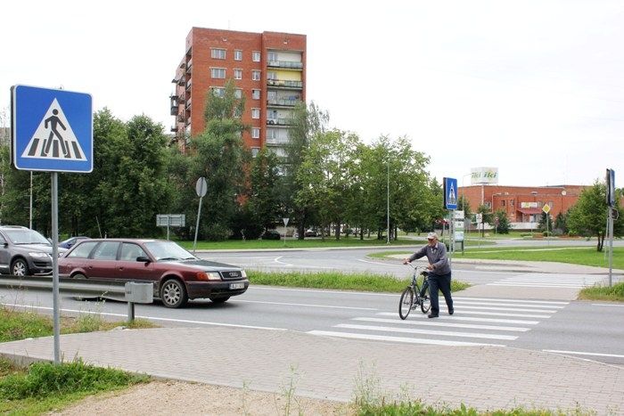 Salaspilī pie Daugavpils šosejas luksoforu nebūs, iespējams, tos aizvieto fotoradari