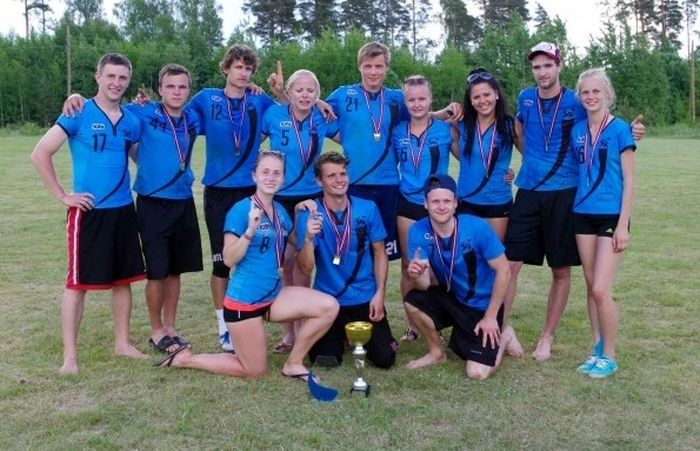 Salaspils frisbijistiem divi zaudējumi un vieta ārpus "Top 16"