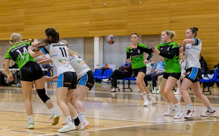 Salaspils handbolistēm zaudējumu sēriju neizdodas pārtraukt arī priekšpēdējā spēlē
