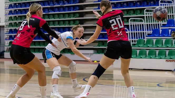 Attēls rakstam: Salaspils handbolistes zaudē pēdējā mājas spēlē, salaspilieši vinnē Sauriešos